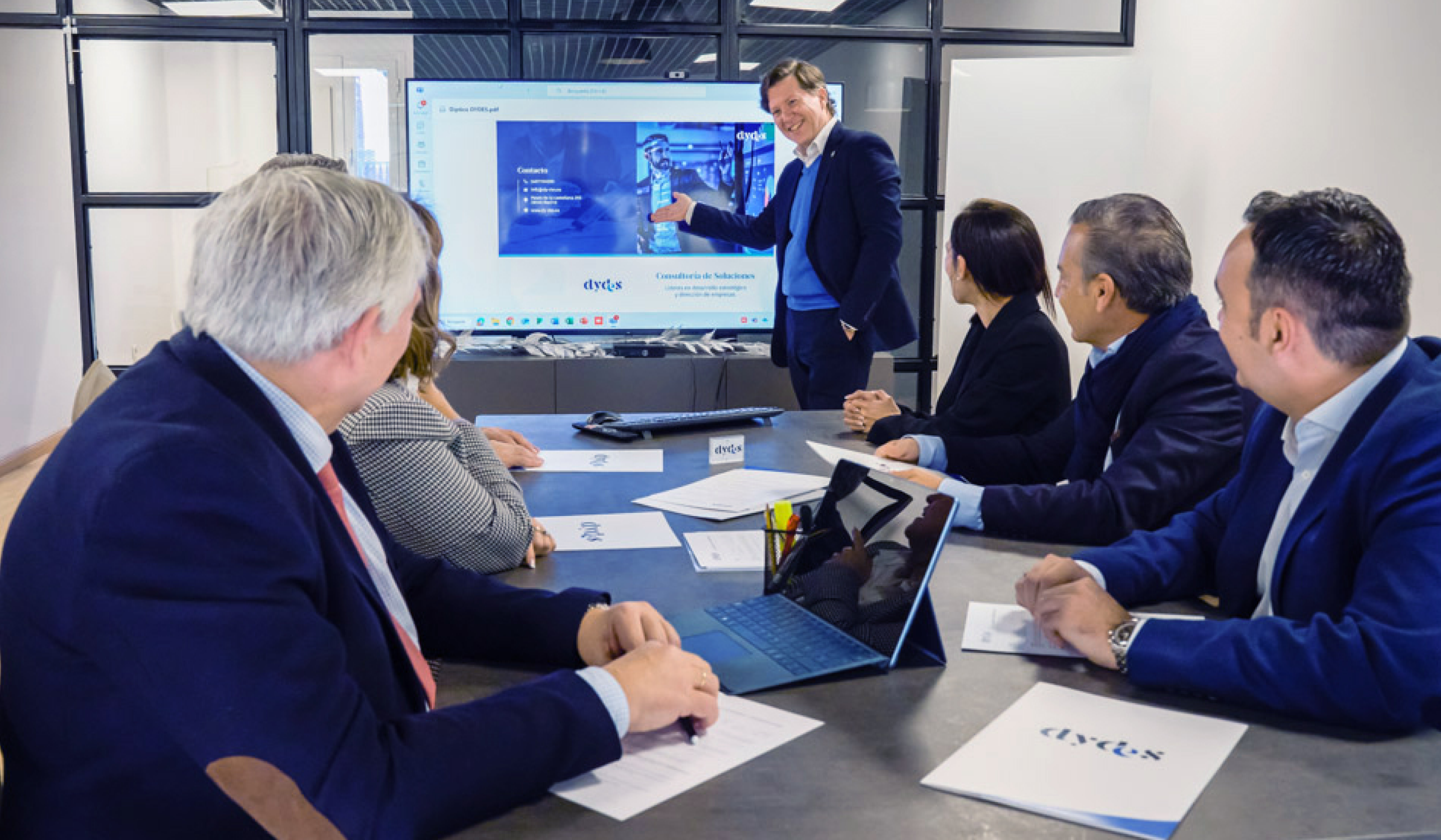 Dirección de Empresas: Equipo realizando un diagnóstico